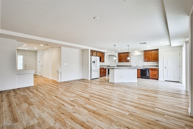 Building Photo - 6745 Philharmonic Ave