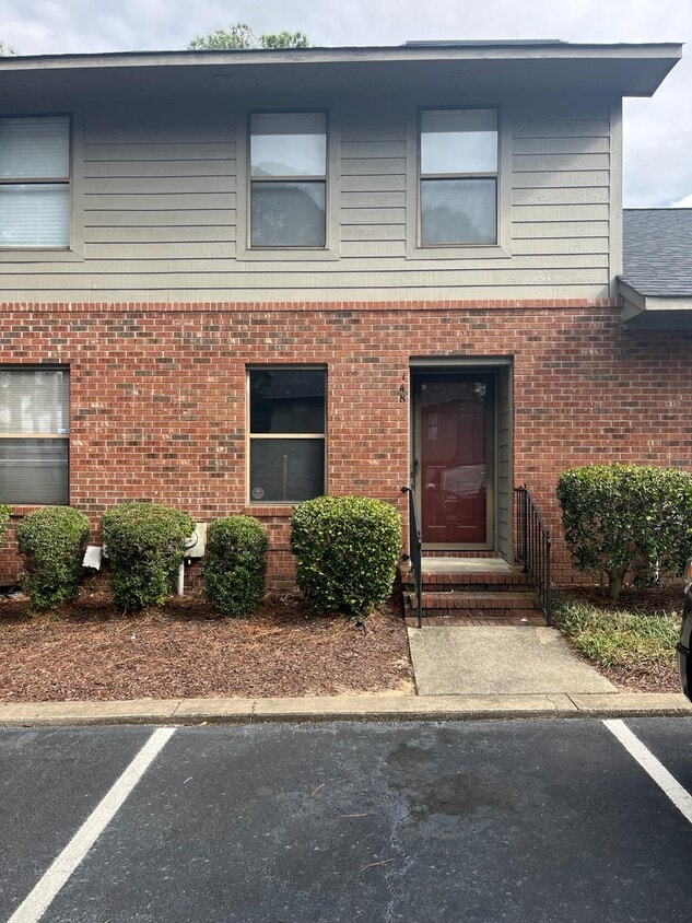 Primary Photo - 148 Villa Dr