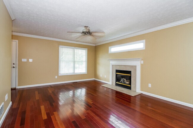 Building Photo - 7725 Pear View Ln