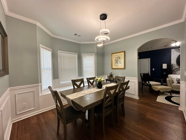 Building Photo - 2642 Dayview Ln