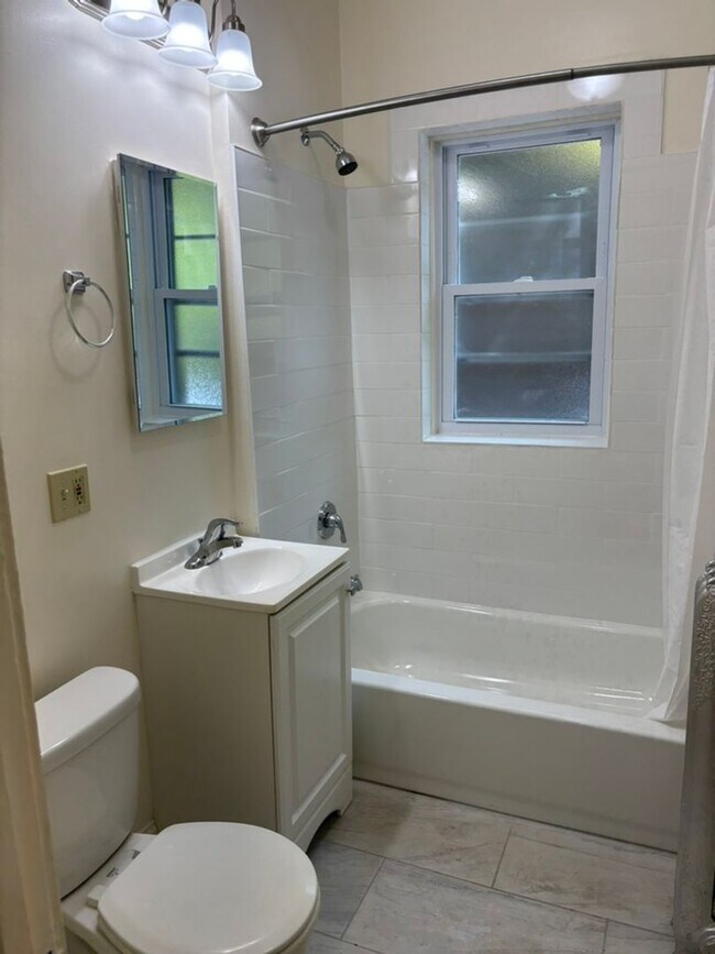 Foto del edificio - 3506 N Wolcott Ave