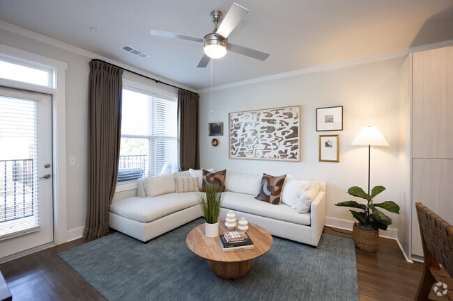 1BR, 1BA - 751SF - Living Room - Station 18