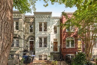 Building Photo - 1037 5th St NE