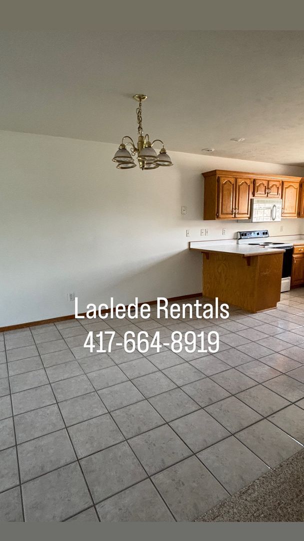 Foto del edificio - 2 Bedroom 2 bathroom duplex