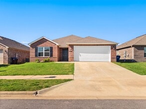 Building Photo - 8028 Dogwood Dr