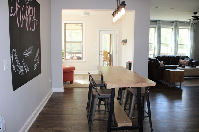 Building Photo - 7217 Rex Rd