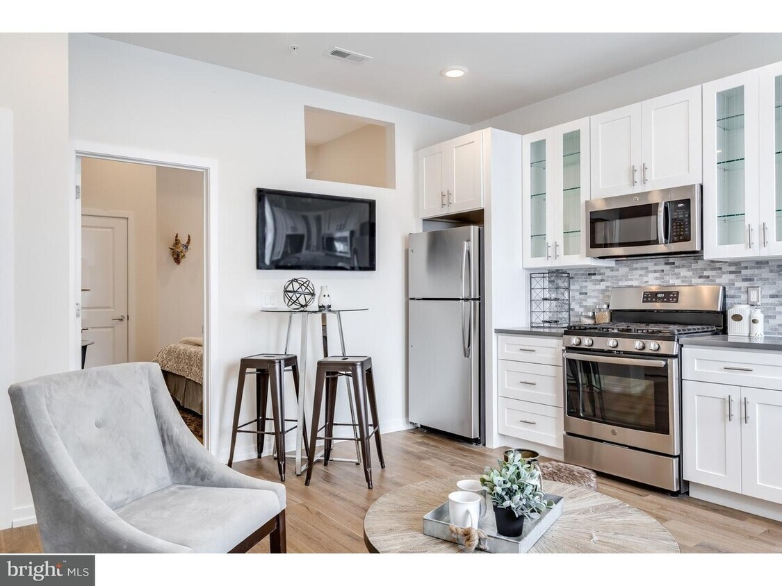 Primary Photo - 2529 Frankford Ave