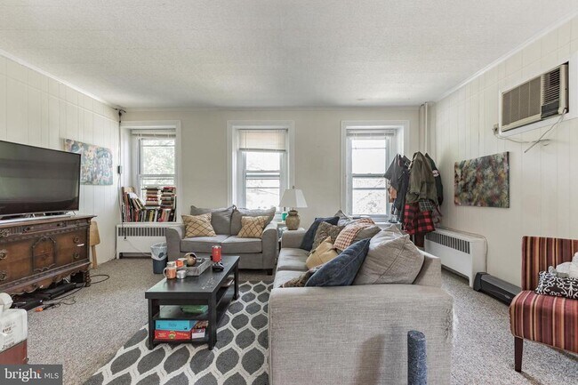 Foto del edificio - 6234 Ridge Ave