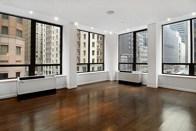 Building Photo - 101 Wall St