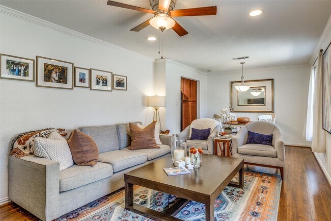 Foto del edificio - 3732 Seguin Dr