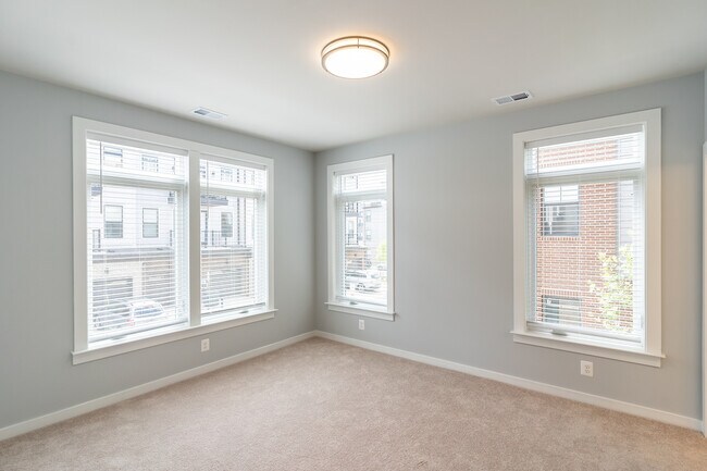 Building Photo - 1669 Bandit Loop
