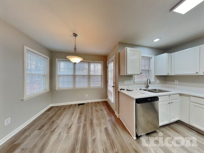 Foto del edificio - 125 Torrington Ave