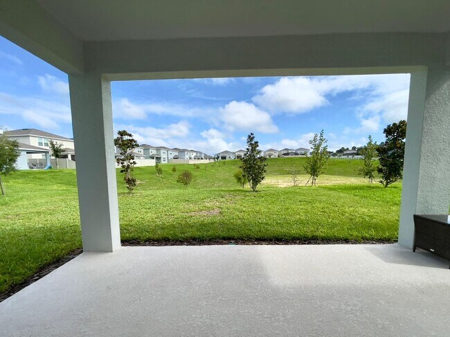 Foto del edificio - 2143 Charming Ave