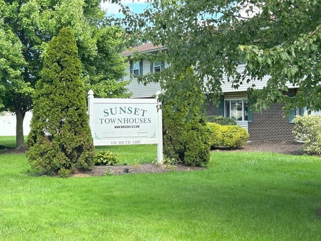 Building Photo - 630 Abbe Rd S