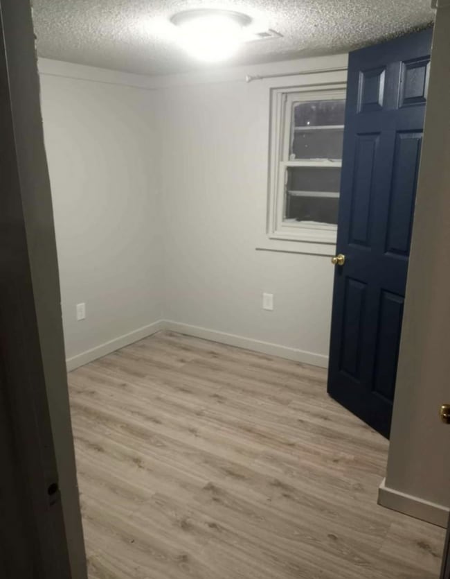 Building Photo - Cozy & Comfy 2 Bed, 1 Bath