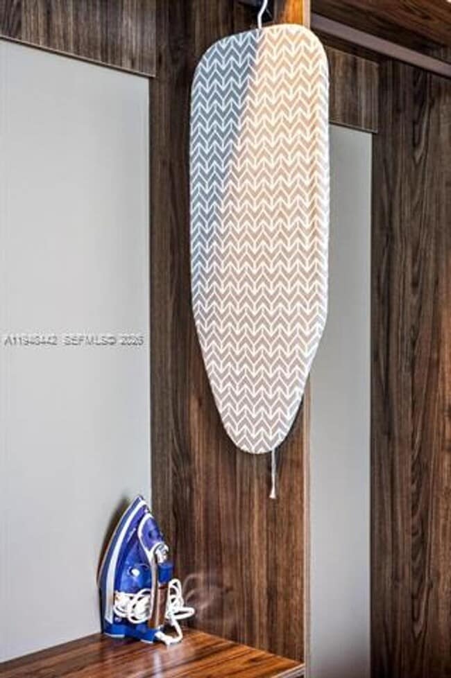 Building Photo - 159 NE 6th St