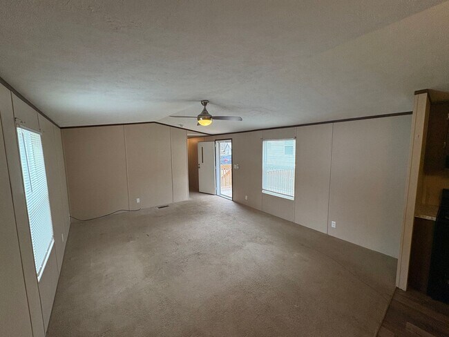 Building Photo - For Rent