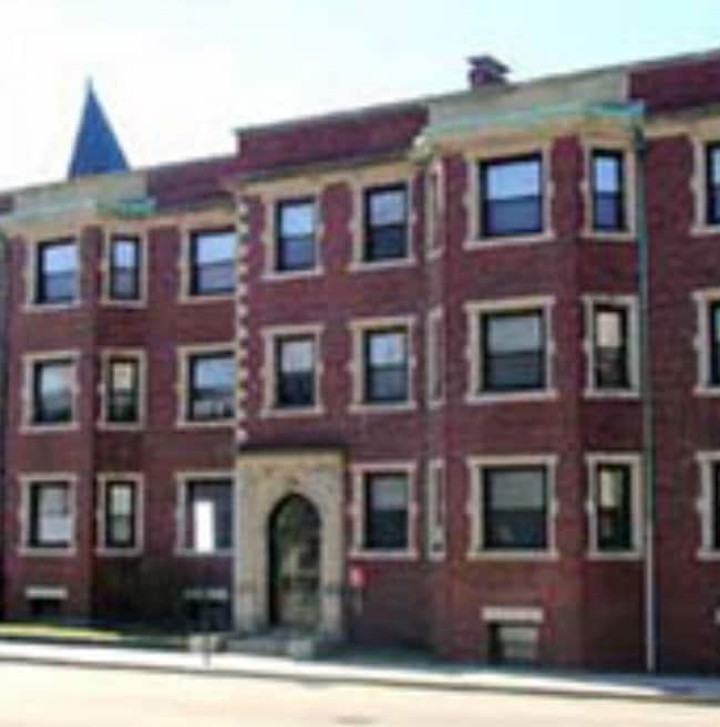 Building Photo - 465 Centre St