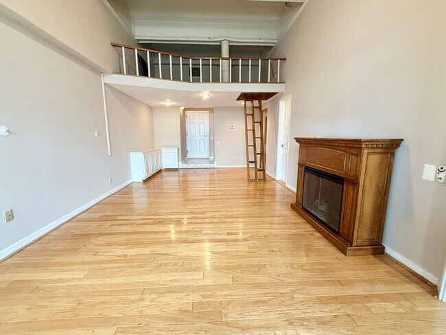 Foto del edificio - Rarely Available End-Unit Condo with Bridg...