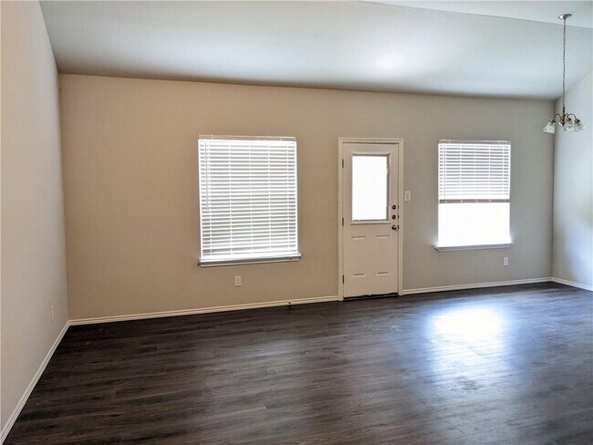 Building Photo - 606 Ashers Pl