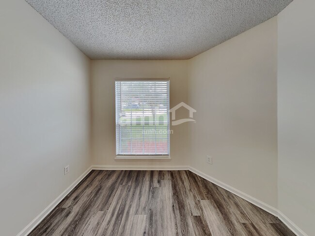 Building Photo - 12310 Mountain View Terrace