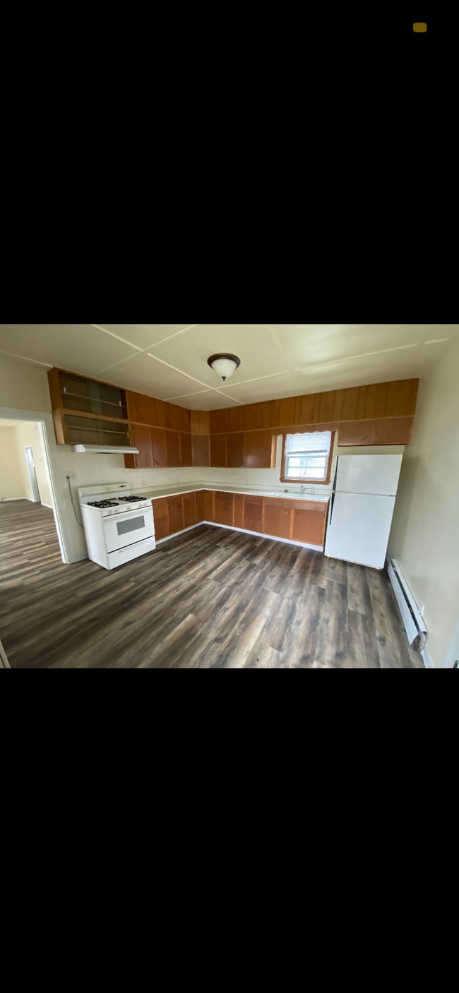 Kitchen - 715 6th St SW