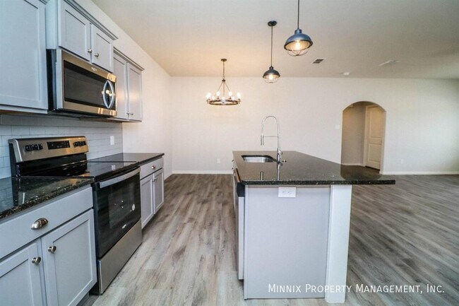 Building Photo - 2525 137th St