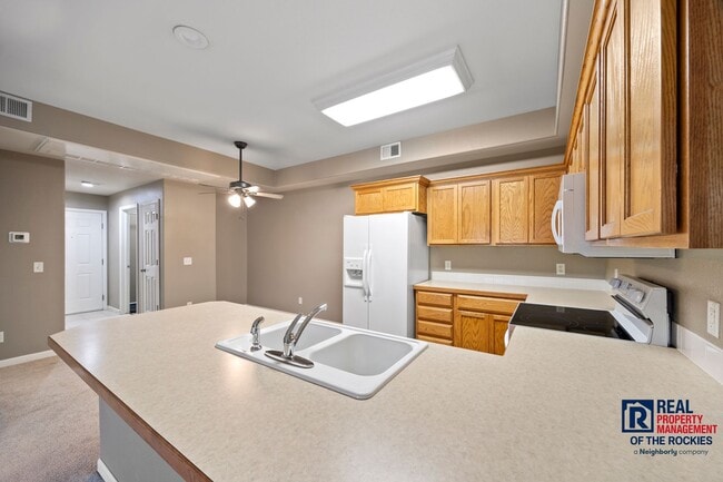 Building Photo - Charming Main Floor Condo in Water Valley