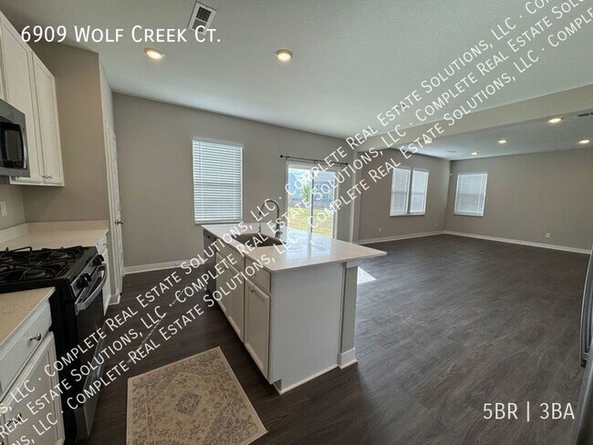 Building Photo - 6909 Wolf Crk Ct