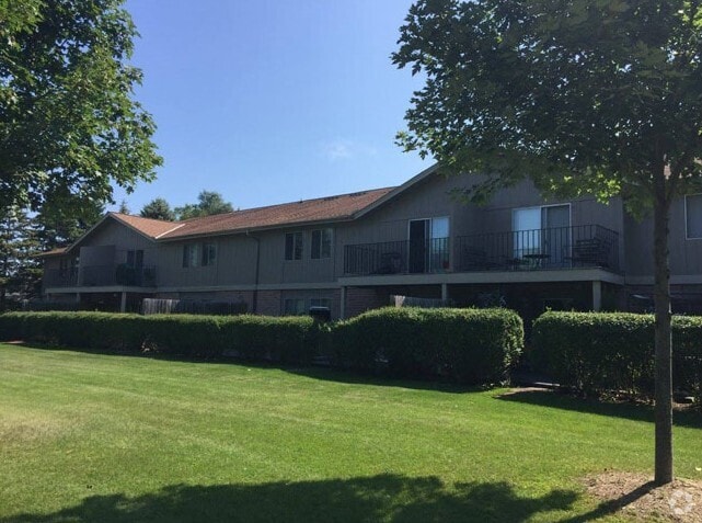 Building Photo - Mequon Parc Apartments