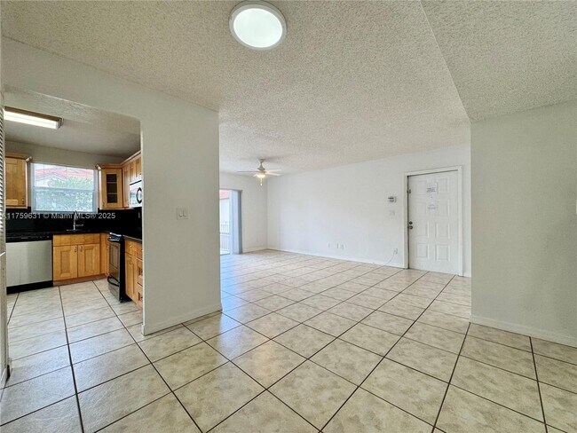 Foto del edificio - 11232 SW 12th St