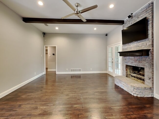 Photo - 2216 Carmel Dr House