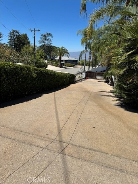 Building Photo - 671-671 E Sunset Dr N