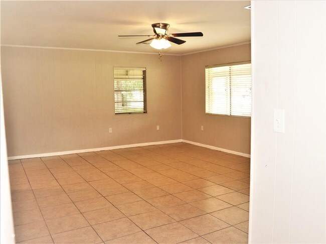 Building Photo - 518 Hamilton Creek Dr