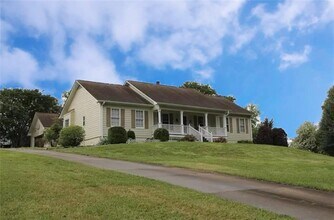 Building Photo - 818 Springlake Rd