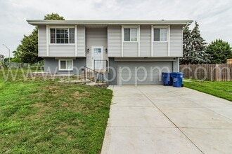 Building Photo - 13616 Emiline Cir