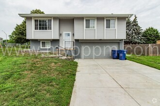 Building Photo - 13616 Emiline Cir