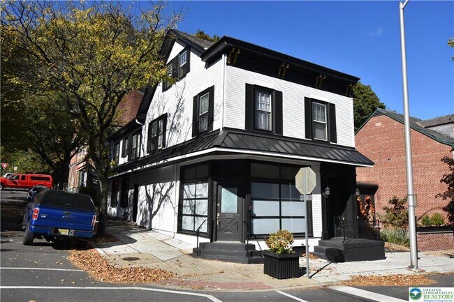 Foto del edificio - 100 N 4th St