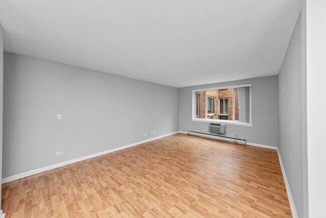 Foto del edificio - 3825 N Pine Grove Ave