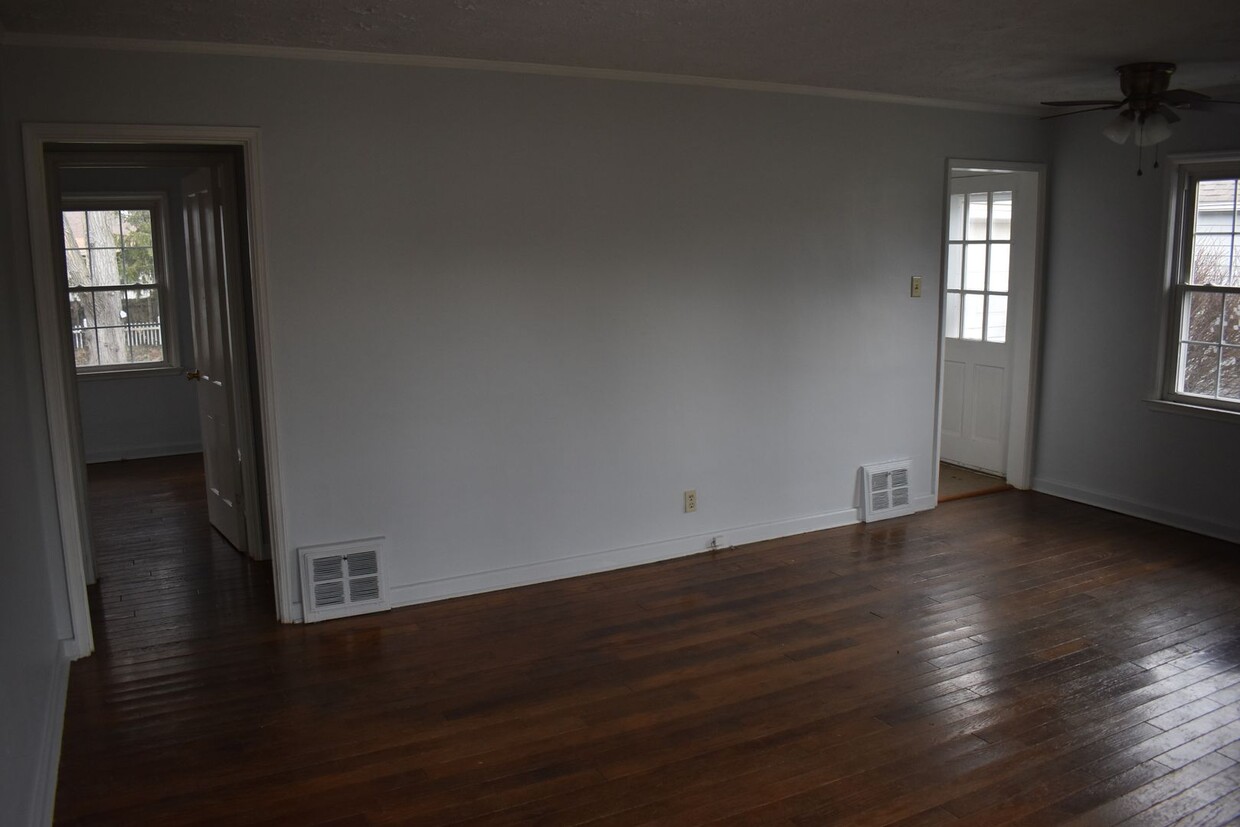 Primary Photo - Charming 2 Bed, 1 Bath Gem: Your Dream Hom...