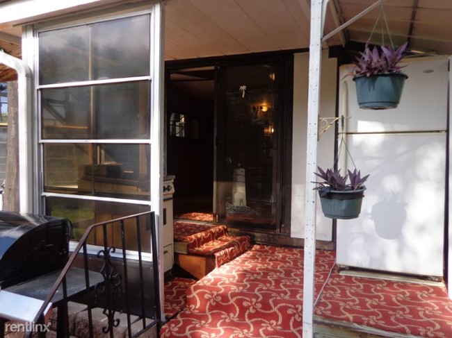 Building Photo - 1 br, 1 bath Mobile Home - 1027 RABBIT RUN RD