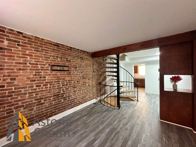 Building Photo - Move in by March 31st - Pick your move in incentive: A TV, 1 month free on a 13th month lease, or...