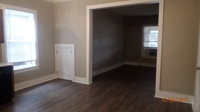Foto del edificio - 1 Bed, 1 Bath 4-Plex Apartment