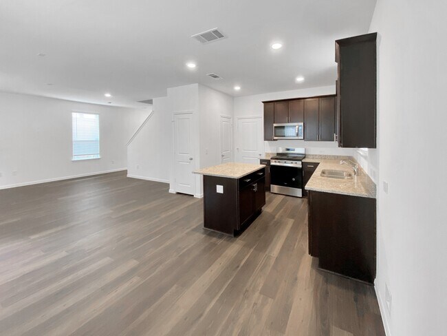 Foto del edificio - 11602 Braemar Village Dr