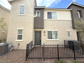 Building Photo - 3026 Baltic Grn St