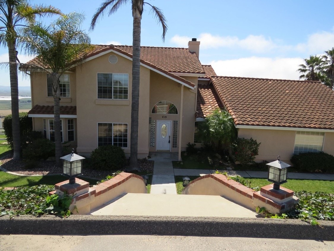 4 br, 2.5 bath House 419 Calle Cielo House Rental in Nipomo, CA