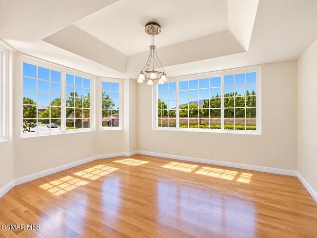 Foto del edificio - 5801 Middle Crest Dr