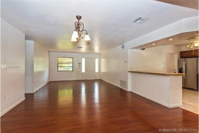 Building Photo - 17910 SW 92nd Ave