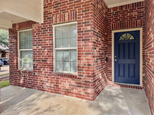 Building Photo - 6303 Tolstin Lakes Ln