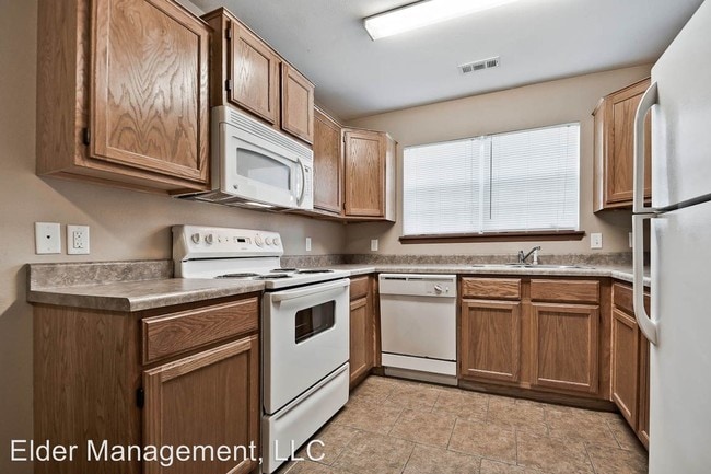 Building Photo - 3 br, 2 bath Apartment - 4200-1 Broadstone
